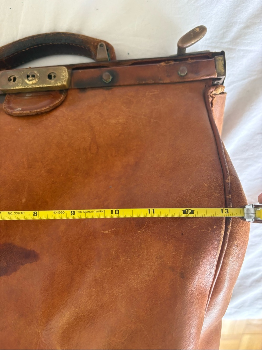 Vintage 1930s/40s Leather Gladstone Doctor Bag Prop Restoration 13x11x10.5 As Is - Picture 15 of 16